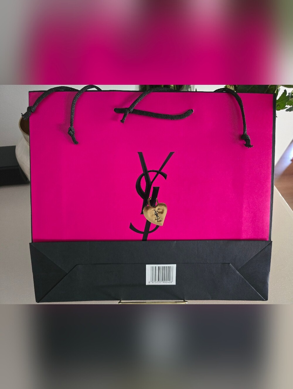 Limited-edition Yves Saint Laurent (YSL) Beauté Fuchsia Pink Gift Bag - Picture 3 of 3